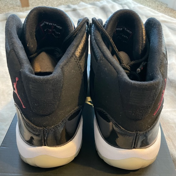 Air Jordan 11 Retro - Picture 3 of 4